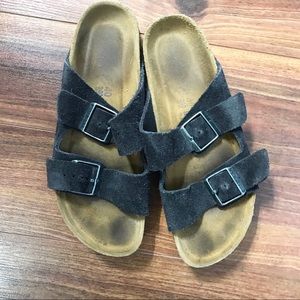 Black Birkenstock’s